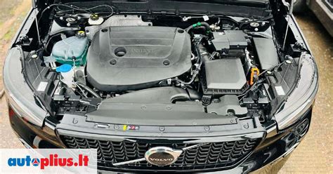 Volvo automobilis ir variklis