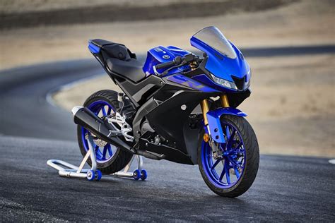 Yamaha YZF-R125 su modifikuotu duslintuvu