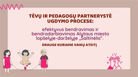 Vaikų, tėvų ir darbuotojų bendruomenės susibūrimas darželio kiemelyje su žibintais