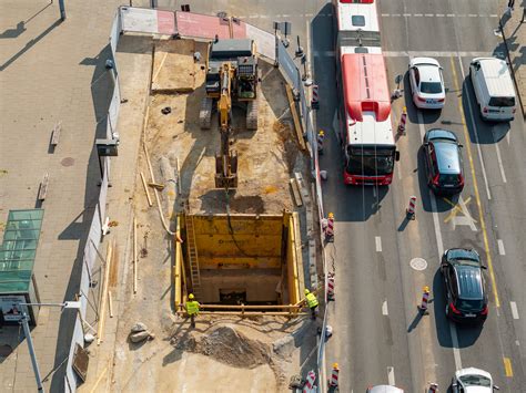 Kelio darbai Kalvarijų gatvėje, spūstys, viešojo transporto pranešimas