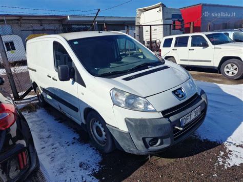 Peugeot Expert kėbulo rūdžių pažeidimų pavyzdžiai