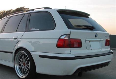BMW E38 galinis spoileris - detalės