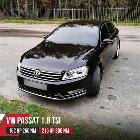 Nuotrauka su korozijos pažeista VW Passat galinio dangčio vieta