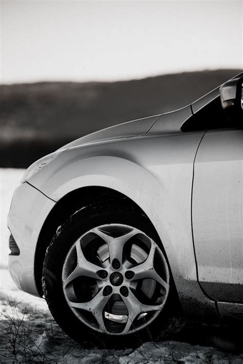 Nuotrauka su skirtingais Inchcape atstovaujamais automobiliais