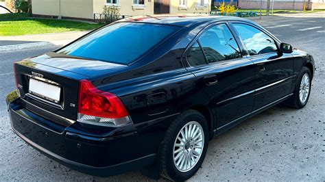Infografika: Volvo S60 D5 degalų sąnaudų diapazonas pagal kartą