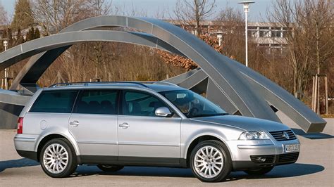 Infografika apie VW Passat B5.5 durų mekanizmų išdėstymą