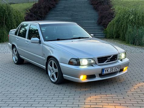 Infografika: temperatūros daviklio matavimo grandinė Volvo S70 dalyse
