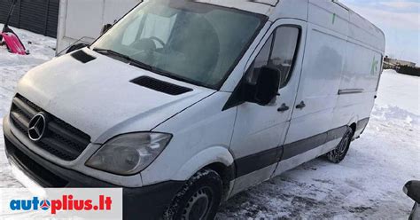 Techninė schema, vaizduojanti Mercedes-Benz Sprinter variklio skyrių