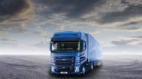 Sunkvežimių gamintojo „Ford Trucks“ logotipas ir oficialaus atstovo „Autokurtas“ partnerystės vizualizacija