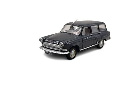 Automobilio „Volga“ GAZ 21 pirmosios kartos modelis su žvaigžde ant grotelių