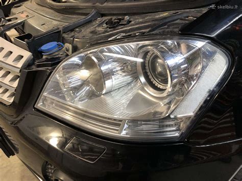 Teminis Ford Galaxy automobilio priekinių žibintų foto
