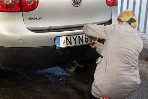 Valstybinių numerių nuėmimas nuo automobilio