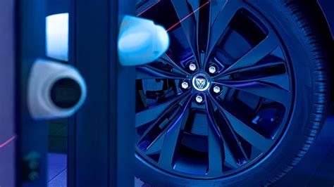 automobilio techninės patikros elementai: stabdžiai, padangos ir žibintai