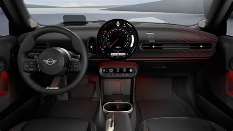 MINI Countryman salono nuotrauka su skaitmeniniu ekranu ir interjero apšvietimu