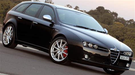 Alfa Romeo 159 sedano ir universalo (Sportwagon) dizaino palyginimas