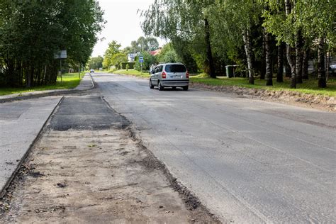 Archyvinė nuotrauka, vaizduojanti krovininį motorolerį „Muravej“ kelyje