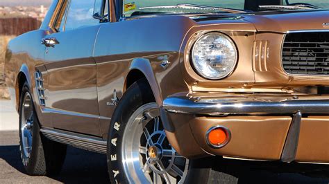 Klasikinis Ford Mustang automobilis