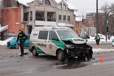 Tematinė nuotrauka: tarnybinis automobilis, mokesčiai, verslas