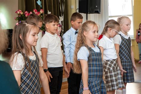 simbolinis atsisveikinimas, tuščias kelias