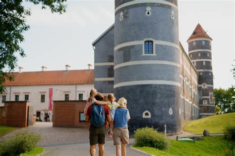 Nuotrauka: šeima kelionėje po Lietuvą