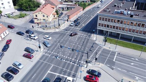 iliustracija, rodanti draudžiamas stovėjimo zonas sankryžų ir stotelių atžvilgiu