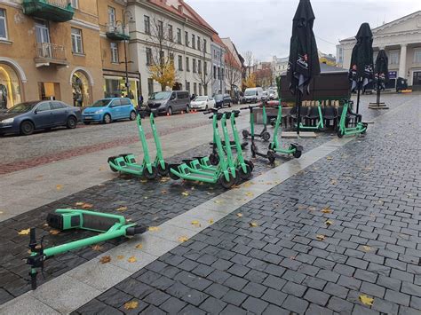 Infografika apie „Bolt“ paspirtukų važiavimo dviese prevencijos sistemos veikimą