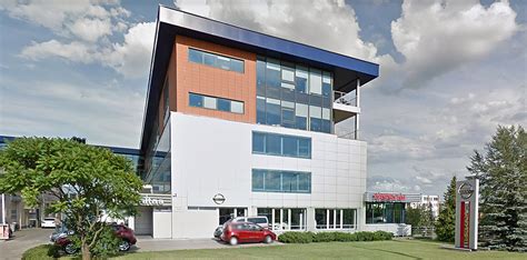 Automobilių salono „Raitas“ ekspozicija ir „NISSAN“ prekės ženklo atstovybė
