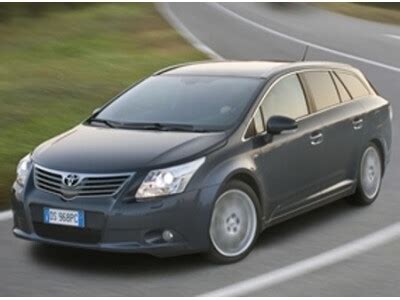 Toyota Avensis trečios kartos eksterjero ir interjero nuotraukos