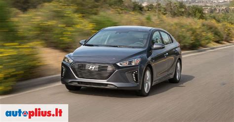 Hyundai automobilių asortimento nuotrauka