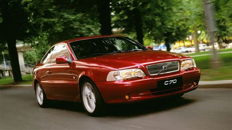 Volvo C70 (1997-2002) kupė ir kabrioleto dizaino palyginimas