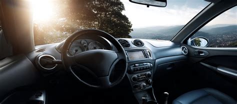 Peugeot 206 interjero nuotrauka, akcentuojant sėdynes ir prietaisų skydelį