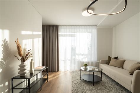 Interjero nuotrauka, rodanti salono erdvę ir apdailos medžiagas