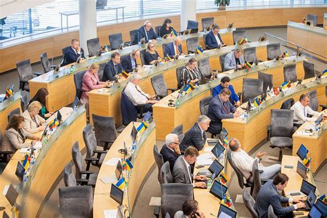 Parlamento posėdžių salės iliustracija