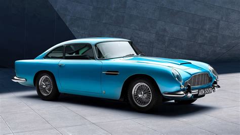 Aston Martin DB5, vairuojamas Džeimso Bondo, filmo scena
