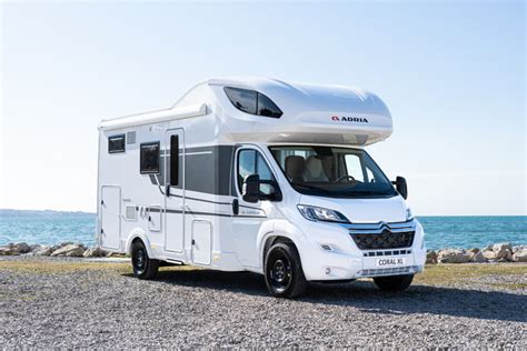 B klasės kemperis - minivenas
