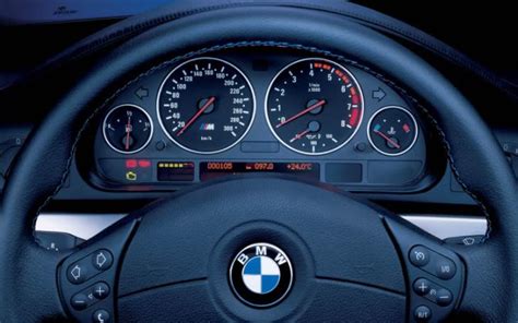 BMW E39 prietaisų skydelis su trūkstamais pikseliais
