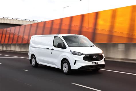Ford Transit naujojo modelio eksterjero nuotrauka
