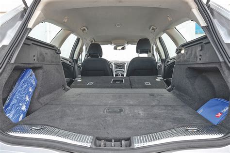 Ford Mondeo bagažinės erdvės nuotrauka