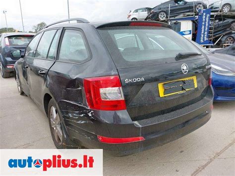 Skoda Octavia 2014 variklio skyriaus nuotrauka