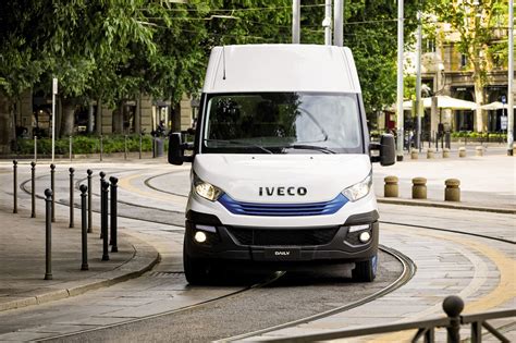 Iveco Daily Blue Power furgono nuotrauka
