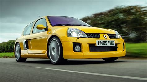 Renault Espace ir Renault Clio V6 nuotraukos