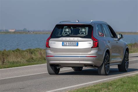 Volvo XC90 su pažeistais slenksčiais