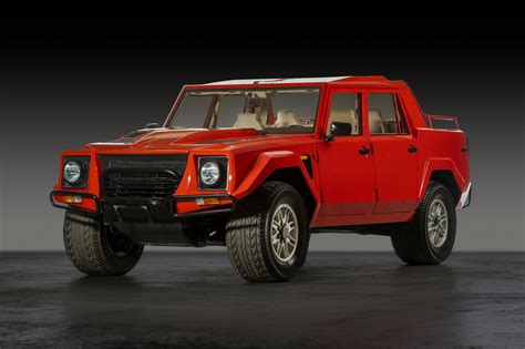 „Lamborghini LM002“ ir jo prototipo „Cheetah“ palyginimas (šalia nuotraukos)