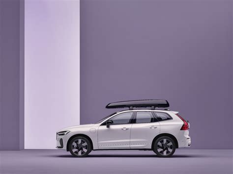 Volvo XC60 automobilio profilio vaizdas su išryškintais matmenimis