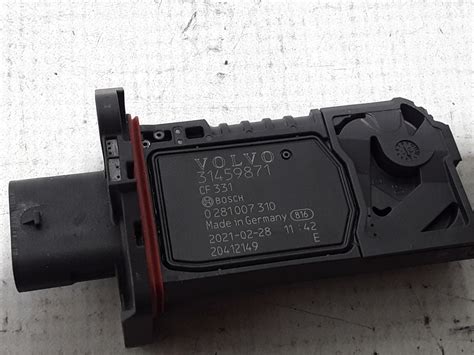 Oro srauto schema prie Volvo S60 variklio alyvų skyriaus