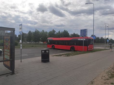 Sunkūs manevrai aikštelėje: užvažiavimas ant estakados
