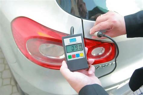Tematinė nuotrauka: naudoto automobilio patikra, VIN numerio tikrinimas