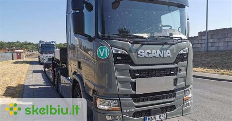 Tematinė nuotrauka: Scania vilkikas kelyje