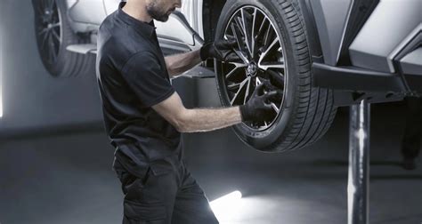 Naujos automobilio padangos montavimas ir balansavimas