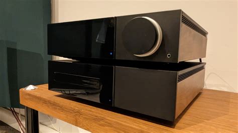 Cambridge Audio EVO CD grotuvas šalia Evo viskas viename grotuvo